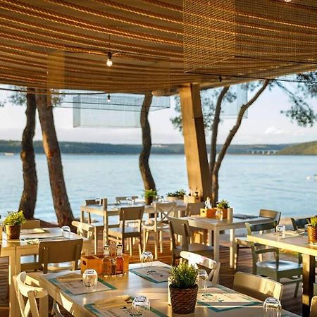 Easyatent Bungalow Tent Lanterna Červar-Porat Exteriér fotografie