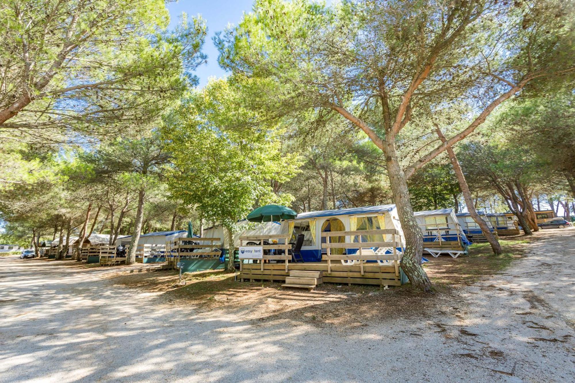 Easyatent Bungalow Tent Lanterna Červar-Porat Pokoj fotografie