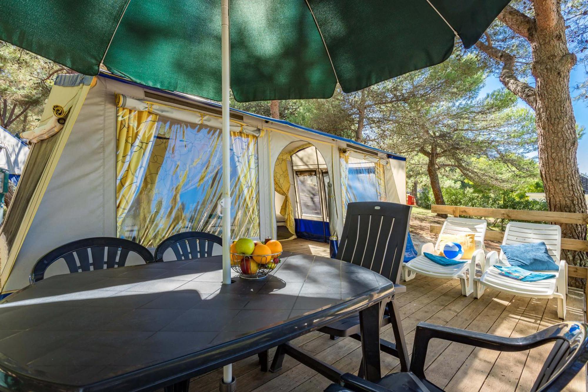 Easyatent Bungalow Tent Lanterna Červar-Porat Pokoj fotografie