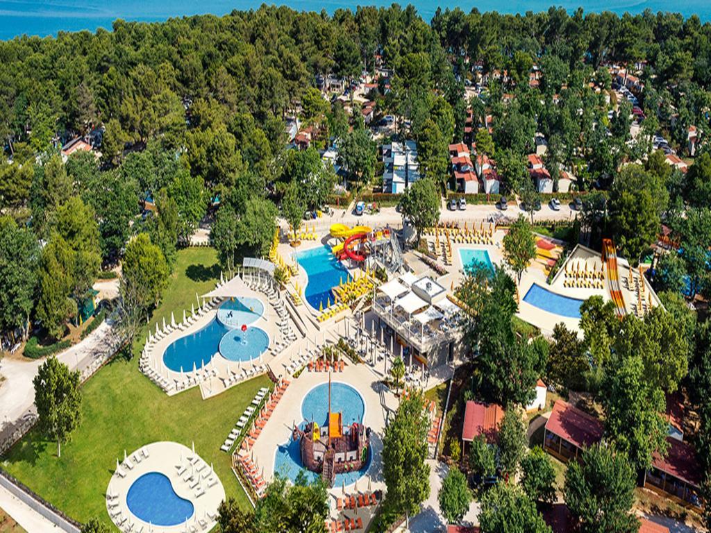Easyatent Bungalow Tent Lanterna Červar-Porat Exteriér fotografie